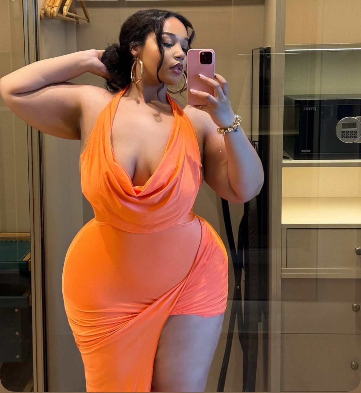 Photo of Vish squiting new beb in town - Nairobi escort services